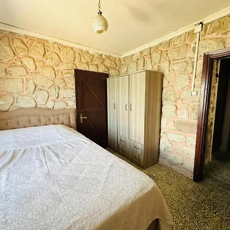 Denize Sifir-otantik Tas Ev Çeşme