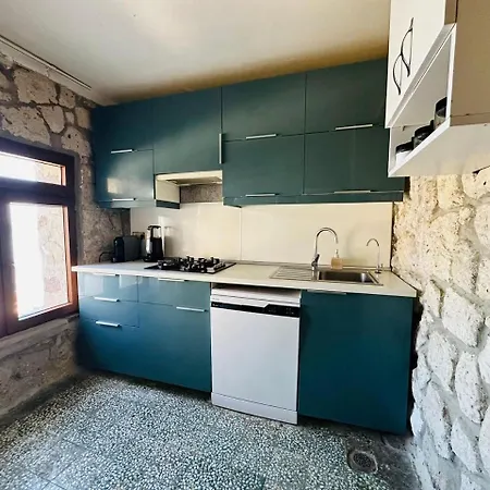 Denize Sifir-otantik Tas Ev * Çeşme