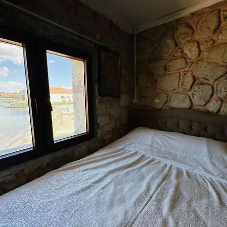 Denize Sifir-otantik Tas Ev Villa *