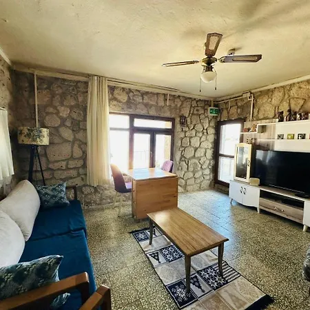 Denize Sifir-otantik Tas Ev Villa Çeşme