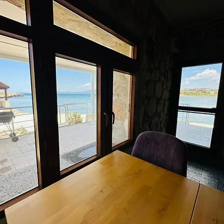 Denize Sifir-otantik Tas Ev Villa
